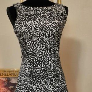 Banana Republic Size 2 Black and white print.